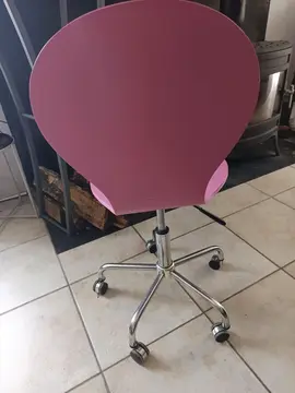 Chaise de bureau en bois rose