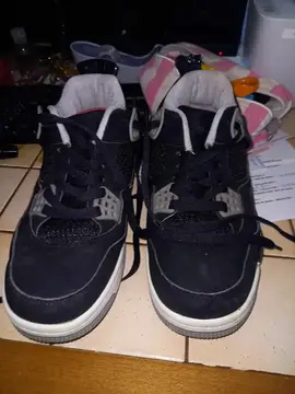 basket noir et gris pour mixte bon état pointure 40