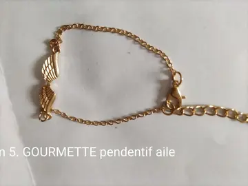 gourmette ajustable.