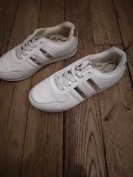 paire de tennis neuves