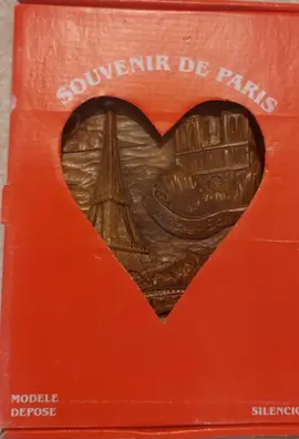 souvenir en bois paris