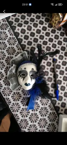 petit masque décoratif