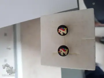 Jolie boucles d'oreilles clou motif Licorne