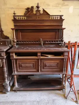 Buffet style Henry II