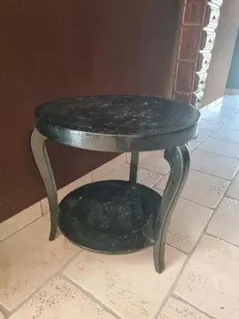 PETITE TABLE EN BOIS NOIR