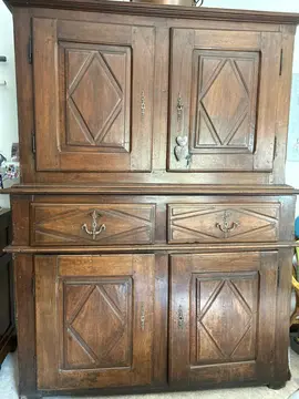 buffet noyer massif style Louis XIII