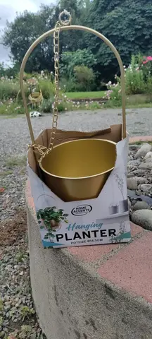 Cache pot à suspendre
