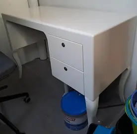 bureau avec 2 tiroirs