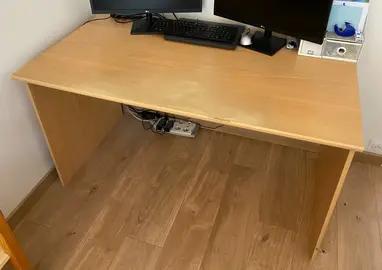 Bureau simple en bois