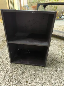 petit meuble de rangement à une étagère
