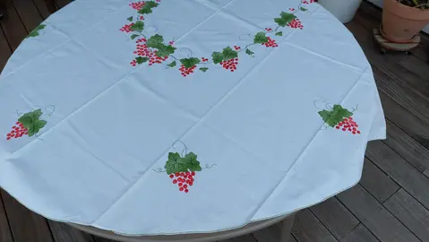 Nappe ovale brodée 12 couverts