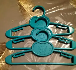 ceintres vêtements bb