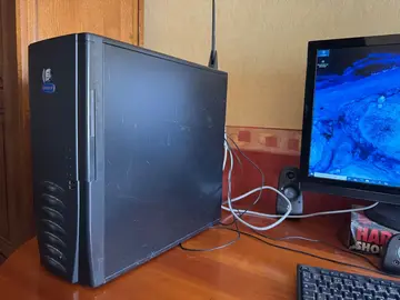 PC Windows 10 +clavier +souris + antenne Wifi