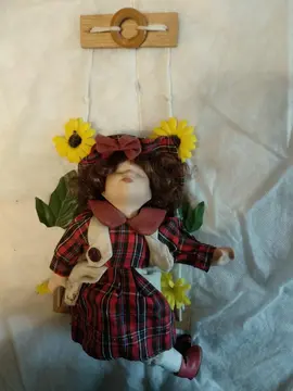 Poupée en porcelaine