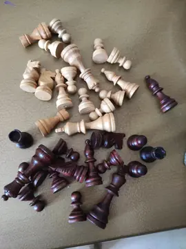 pièces d échecs en bois