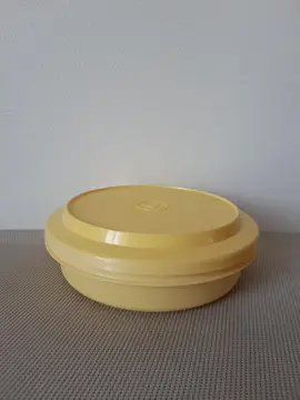 Boîte-assiette de pique-nique Tupperware avec couvercle étanche de couleur jaune