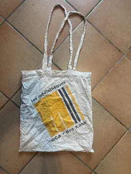 Tote bag