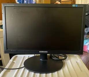 moniteur Samsung Synclaster1920