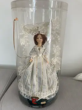 Poupée de collection