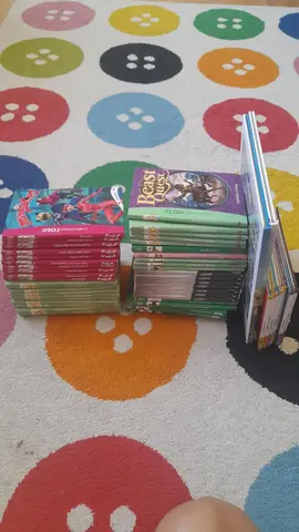 lot d'un cinquantaine de livres enfants