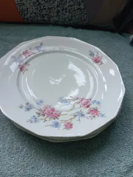 4 assiettes plates