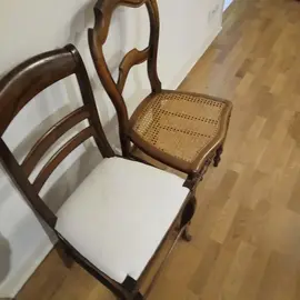 2 chaises anciennes