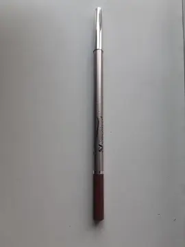 crayon yeux marron