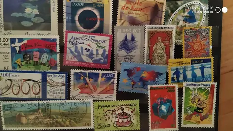 timbres lot 17 année 1999
