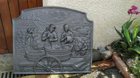 plaque de cheminée en fonte