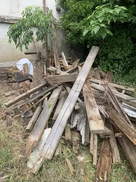 Donne diverses planches en bois