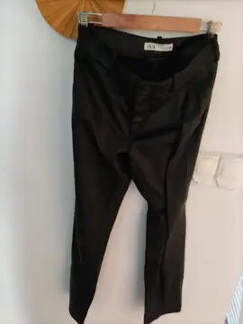 pantalon. femme . Faux cuir. . Taille S.