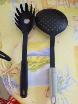 2 ustensiles de cuisine