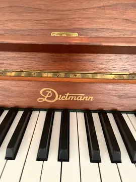 piano en bois