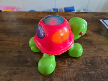 Jouet tortue musicale