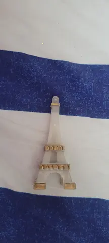 petite tour eiffel