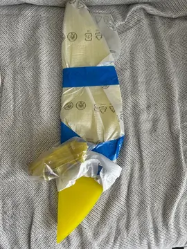 étagère en plastique avec attaches