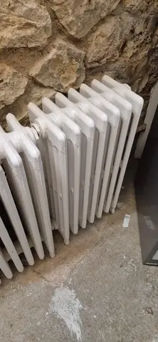 2 radiateurs en fonte