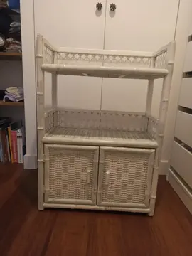petit meuble en rotin
