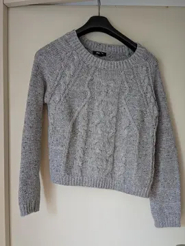 pull gris chiné, torsadé, court