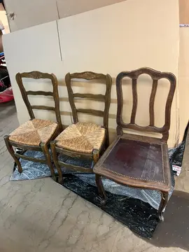 Chaises en bois