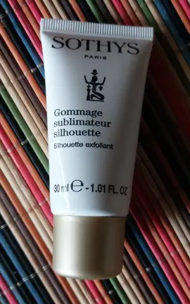 Gommage corps (SOTHYS Paris)