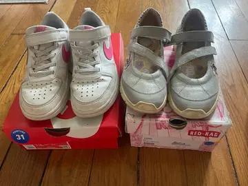bascket Nike enfant T.31 et sandales T.31