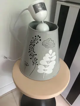 lustre en métal avec douille