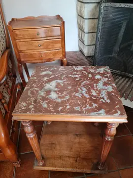 table appoint dessus marbre ou imitation. et petit meuble appoint 3 tiroirs, lot non dissociable