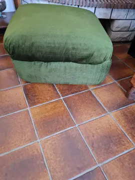 2 poufs velours vert