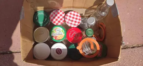 lot bocaux et bouteilles en verre