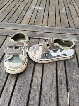 Chaussures enfant T23