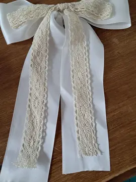 12 nœuds tissus et dentelles blanc casse
