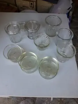 Pots et coupelles en verre