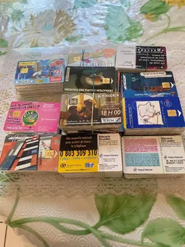 les cartes de téléphone usées